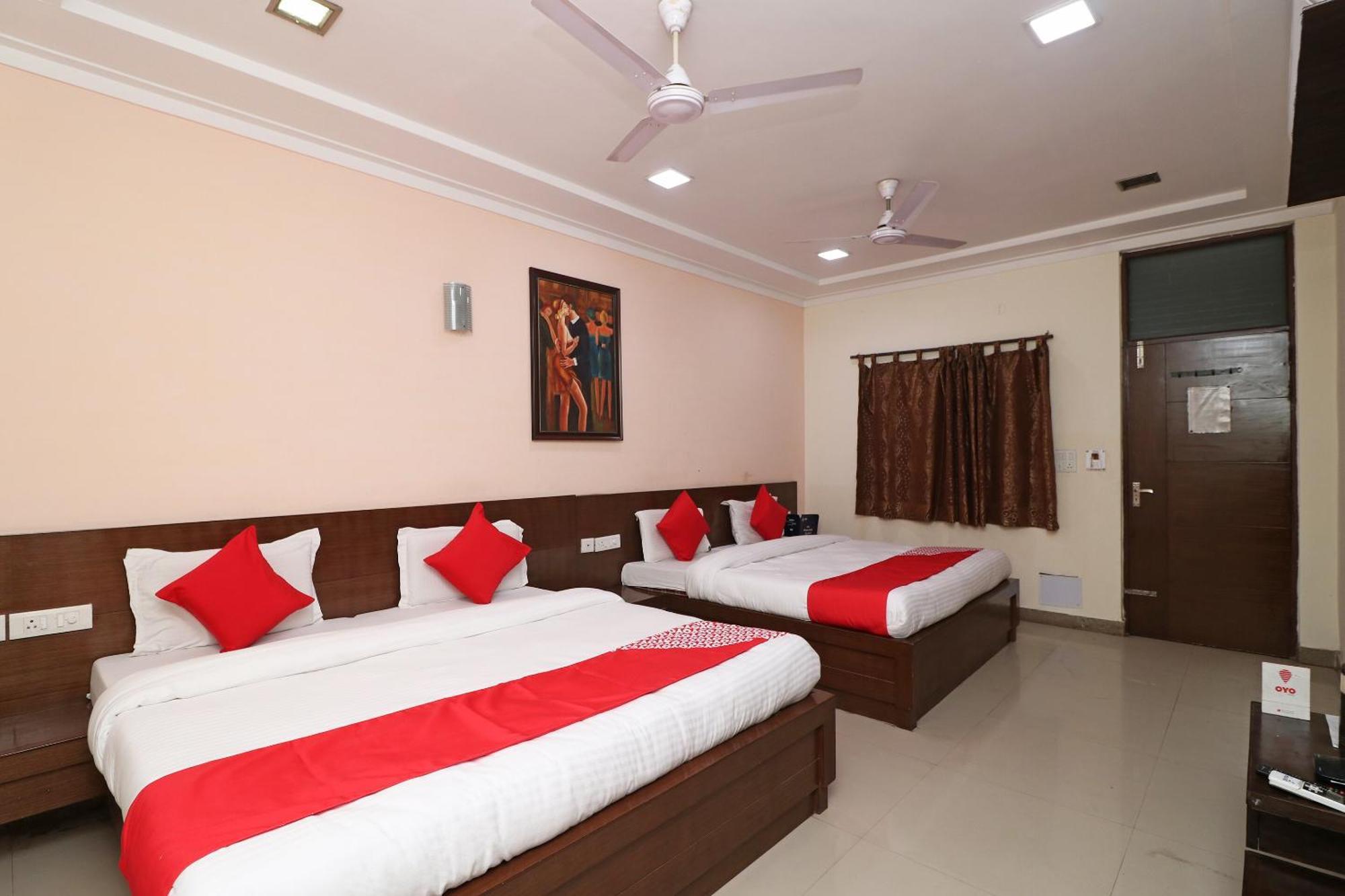 Hotel Oyo 16147 Jyoti Continental Agra 3*