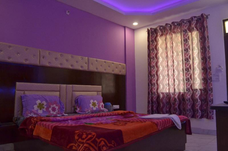 Hotel Oyo 16147 Jyoti Continental Agra 3*